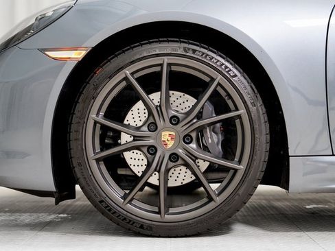 Used 2025 Porsche 718 Cayman image 30