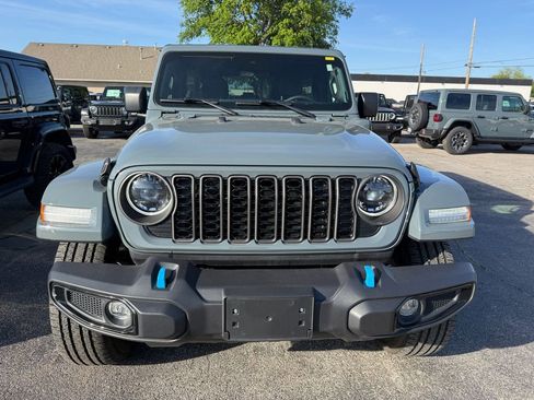 Used 2024 Jeep Wrangler Unlimited w/ Convenience Group AWD/4WD image 12