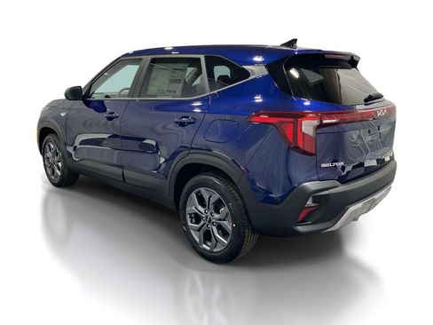New 2026 Kia Seltos LX AWD/4WD image 2