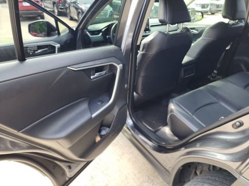 Used 2021 Toyota RAV4 XLE Premium AWD/4WD image 20
