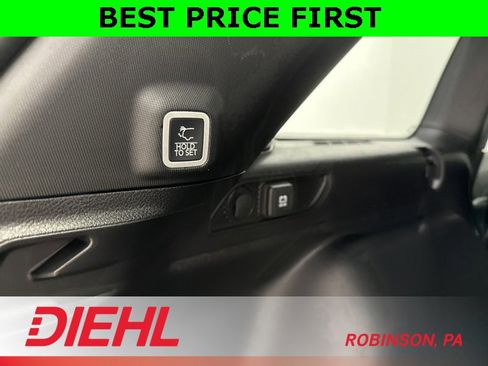 New 2026 Jeep Grand Cherokee Laredo image 11