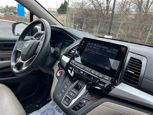 Certified 2024 Honda Odyssey EX-L image 16