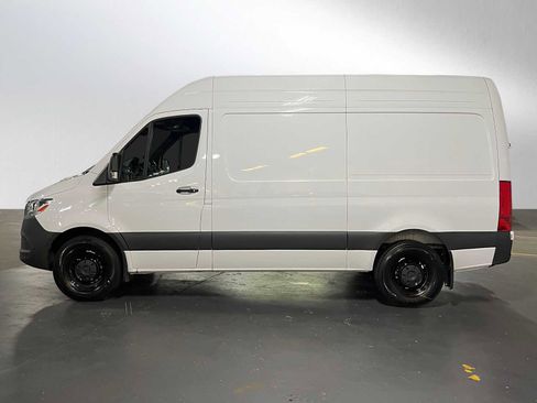 Used 2025 Mercedes-Benz Sprinter 2500 image 6