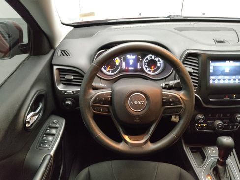 Used 2021 Jeep Cherokee Latitude FWD image 22