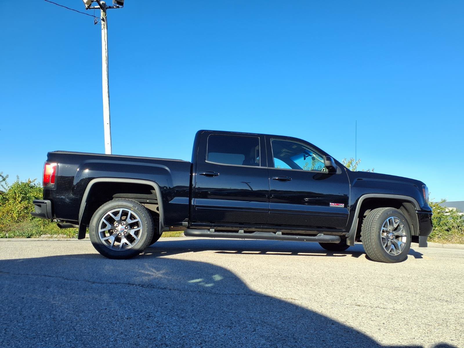 Used 2017 GMC Sierra 1500 SLT AWD/4WD image 33