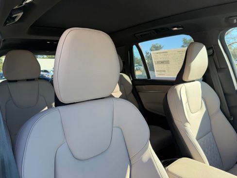 New 2026 Volvo XC90 B6 Plus w/ Protection Package Premier AWD/4WD image 9