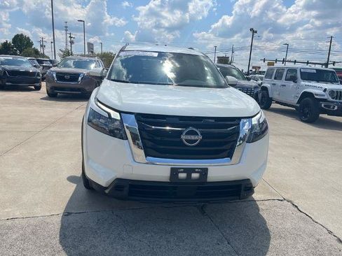 Certified 2024 Nissan Pathfinder SV AWD/4WD image 8