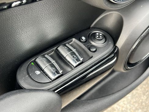 Used 2020 MINI Cooper S image 16