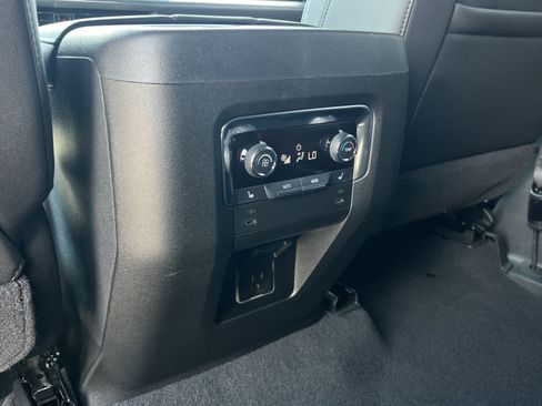 Used 2025 Chevrolet Tahoe Z71 w/ Comfort Package AWD/4WD image 24