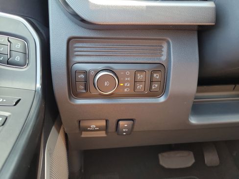 New 2026 Ford F450 Platinum w/ FX4 Off-Road Package AWD/4WD image 19