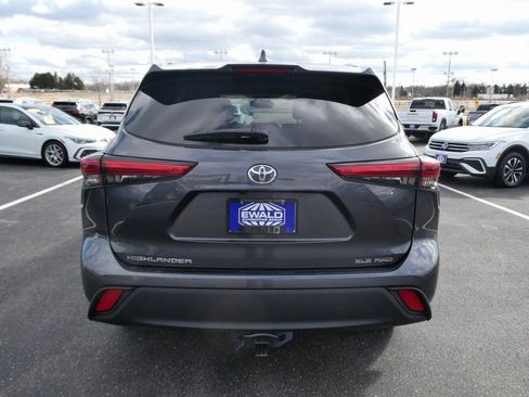Used 2021 Toyota Highlander XLE image 31
