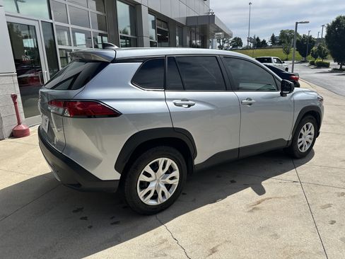 Used 2023 Toyota Corolla Cross L FWD image 6
