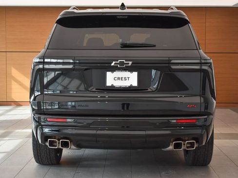 Used 2024 Chevrolet Traverse RS w/ LPO, Floor Liner Package AWD/4WD image 7