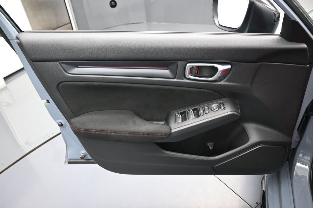 Used 2025 Honda Civic Type R image 13