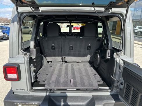 Used 2021 Jeep Wrangler Unlimited Willys image 10