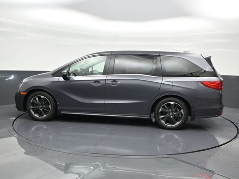 Used 2022 Honda Odyssey Elite image 2