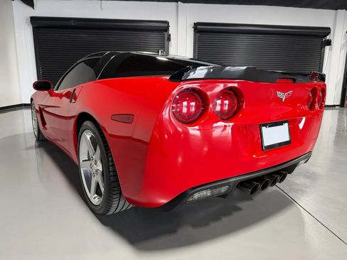 Used 2005 Chevrolet Corvette Coupe w/ Preferred Equipment Group RWD image 3