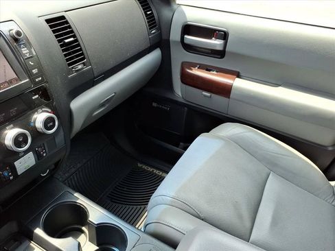 Used 2013 Toyota Sequoia Platinum AWD/4WD image 34