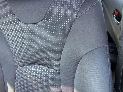 Used 2019 Toyota Prius LE image 19