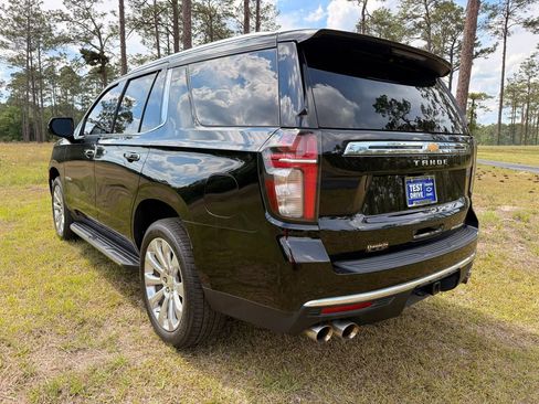 Used 2021 Chevrolet Tahoe Premier w/ Premium Package AWD/4WD image 3