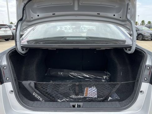 New 2025 Nissan Versa SR w/ Trunk Package image 5