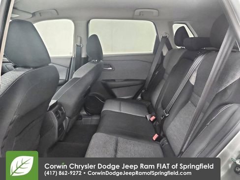 Used 2021 Nissan Rogue SV image 30