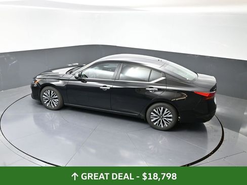 Used 2024 Nissan Altima 2.5 SV image 45