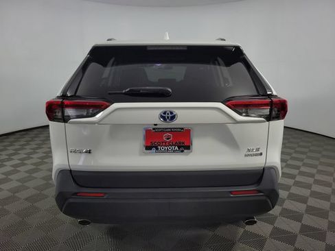 Used 2021 Toyota RAV4 XLE AWD/4WD image 10