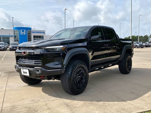 Used 2026 Chevrolet Colorado ZR2 w/ ZR2 Bison Edition AWD/4WD image 3