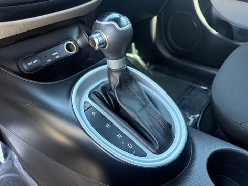 Used 2019 Kia Soul FWD image 21