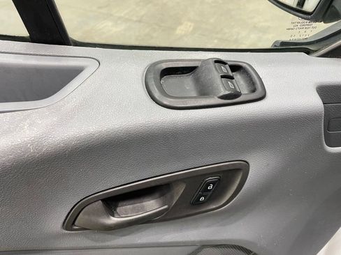 Used 2018 Ford Transit 350 XLT image 17