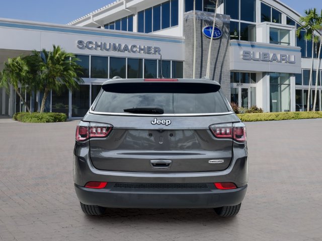 Used 2018 Jeep Compass Latitude w/ Popular Equipment Group FWD image 6