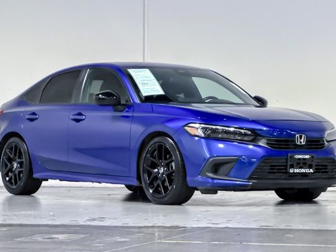 Used 2023 Honda Civic Sport image 6