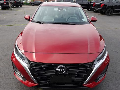 Used 2024 Nissan Altima 2.5 SL AWD/4WD image 6