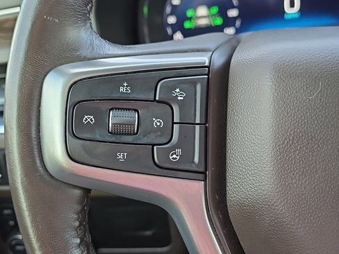 Used 2022 Chevrolet Suburban LT w/ Luxury Package image 22