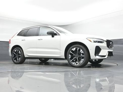 New 2027 Volvo XC60 B5 Plus AWD/4WD image 37