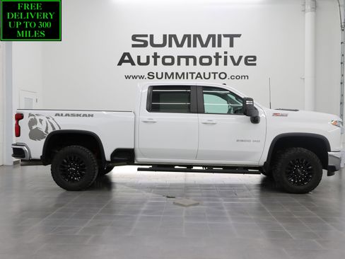 Used 2023 Chevrolet Silverado 2500 LT w/ Convenience Package AWD/4WD image 1