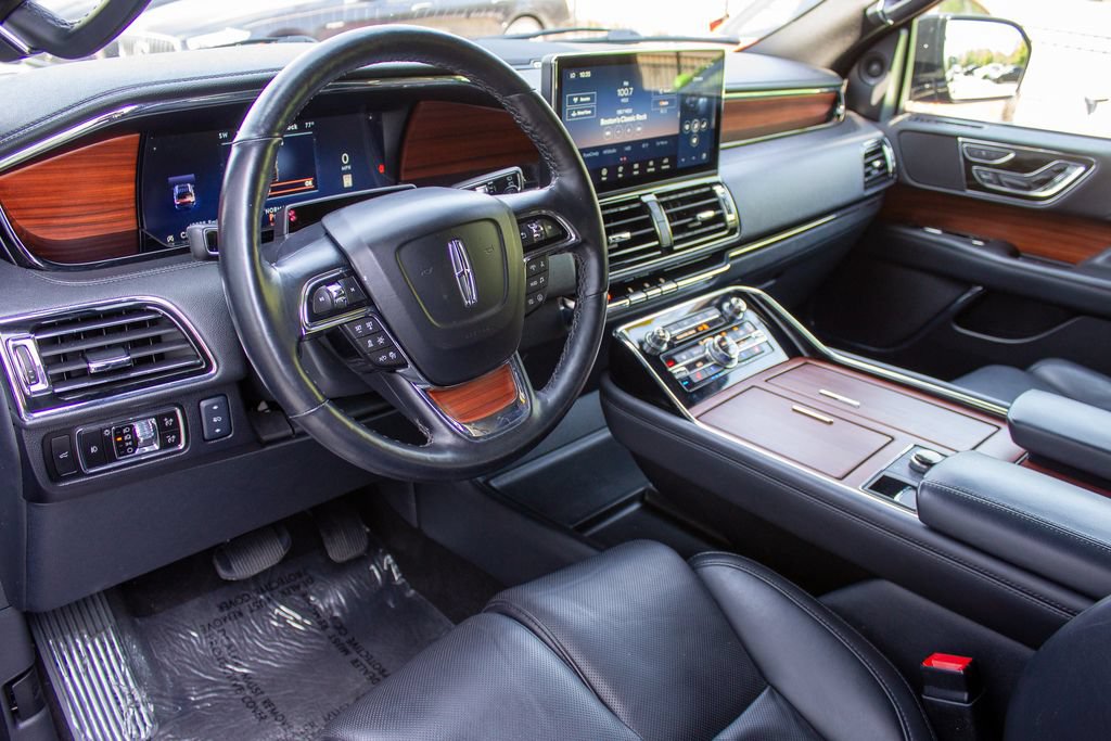 Used 2024 Lincoln Navigator Reserve AWD/4WD image 11