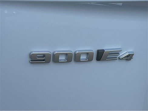 New 2026 Cadillac Vistiq Luxury image 15