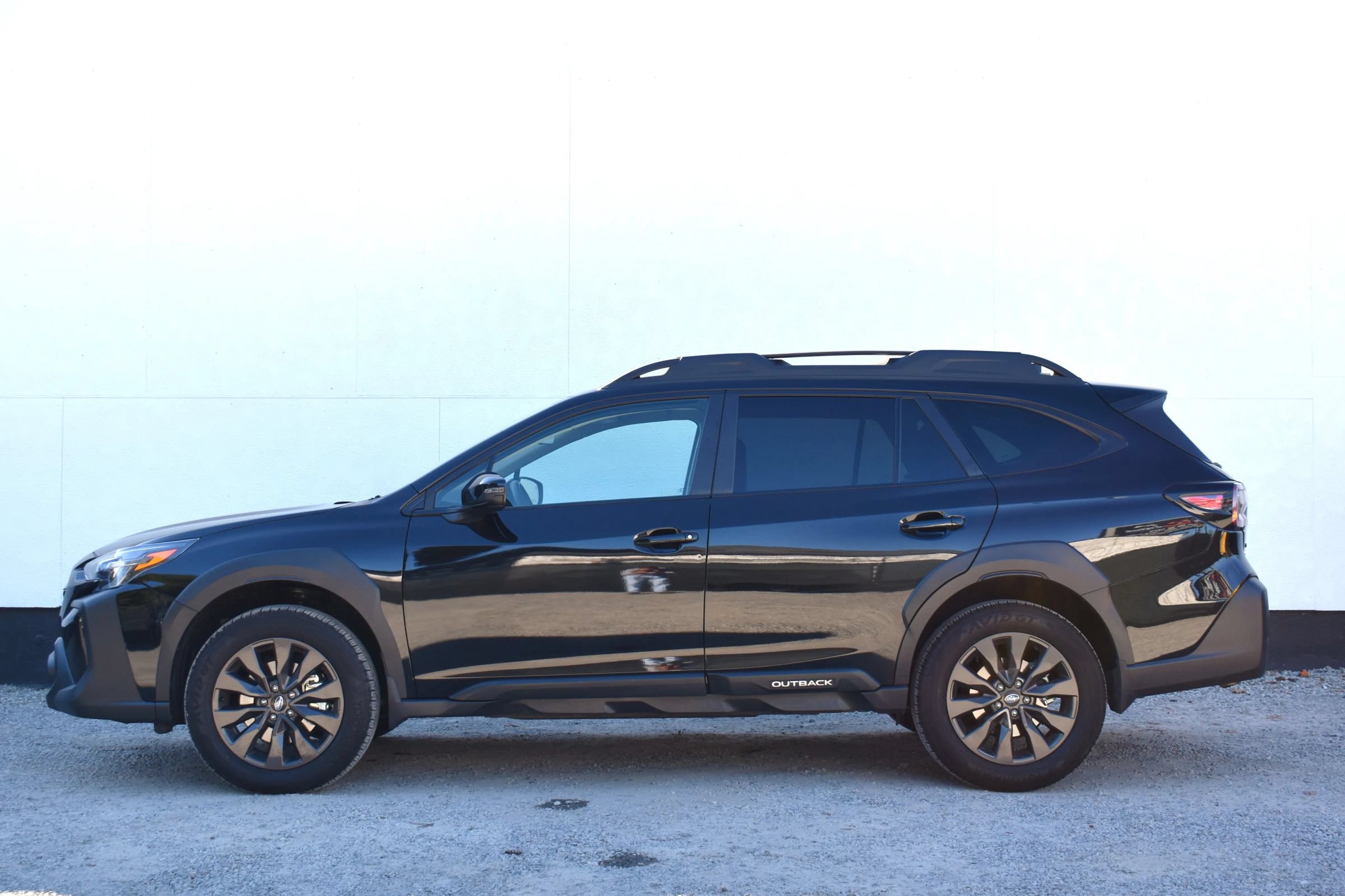 Used 2025 Subaru Outback Onyx Edition XT AWD/4WD image 9