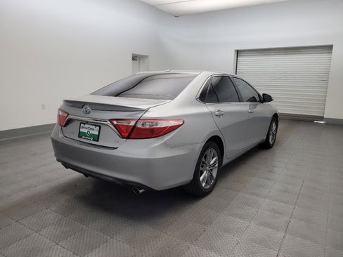 Used 2017 Toyota Camry SE image 9