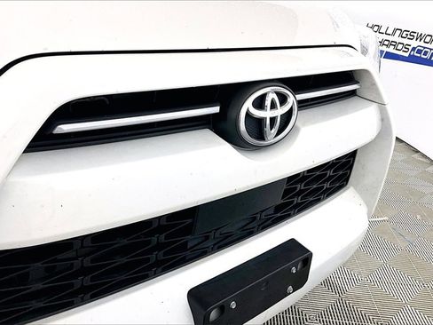 Used 2021 Toyota 4Runner SR5 image 23