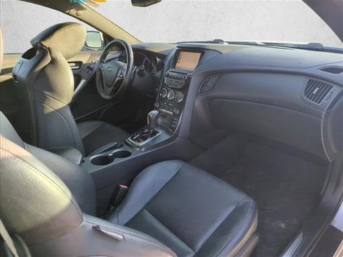 Used 2016 Hyundai Genesis Coupe 3.8 image 24
