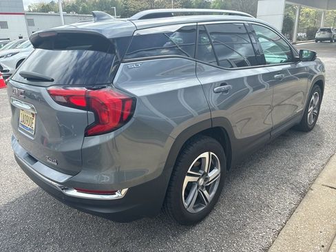 Used 2021 GMC Terrain SLT w/ Infotainment Package II image 3