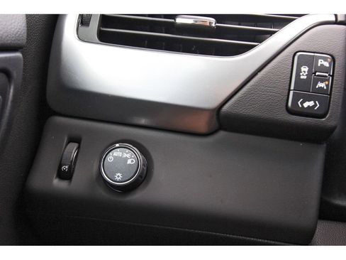 Used 2018 Chevrolet Tahoe LT image 18