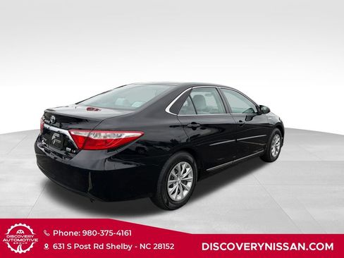 Used 2017 Toyota Camry LE FWD image 10