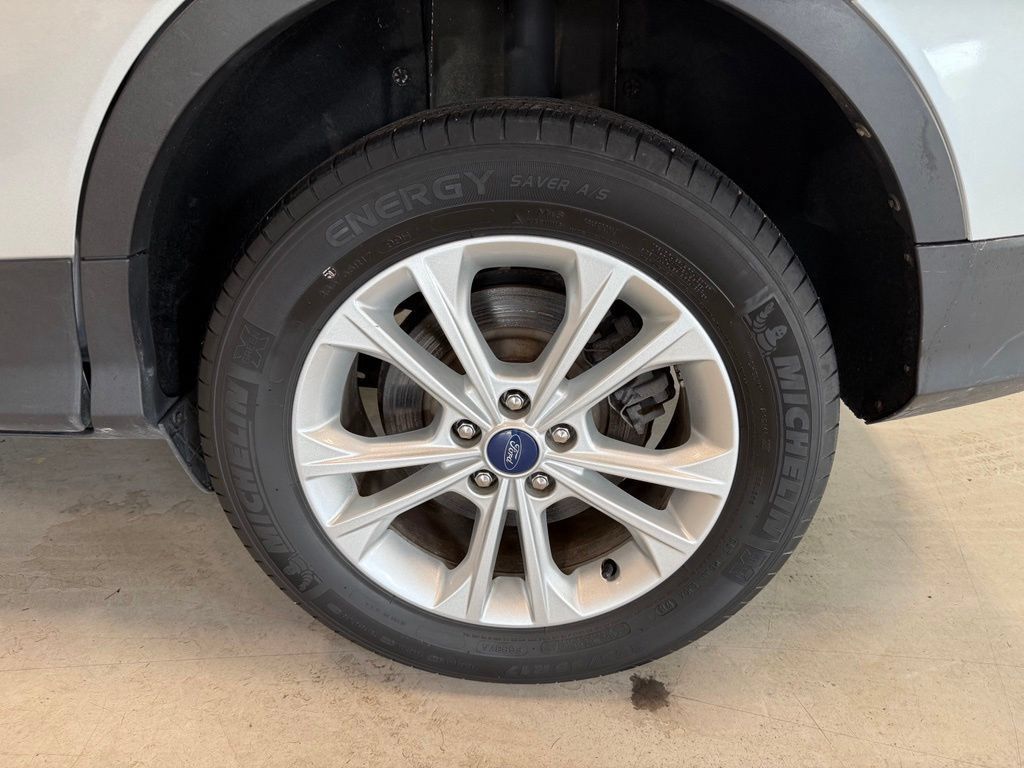 Used 2017 Ford Escape SE FWD image 32