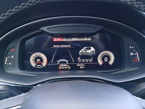 Used 2022 Audi Q8 Premium Plus AWD/4WD image 24