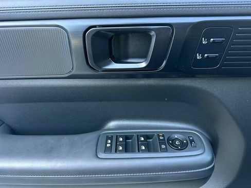 Used 2024 Hyundai Santa Fe Calligraphy FWD image 11