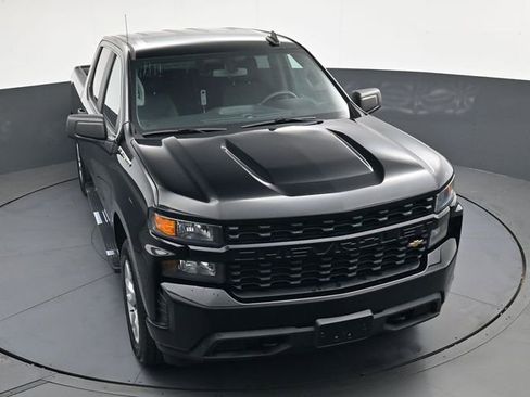 Used 2019 Chevrolet Silverado 1500 Custom w/ Custom Value Package AWD/4WD image 32